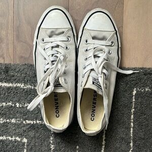 Women’s converse 8.5